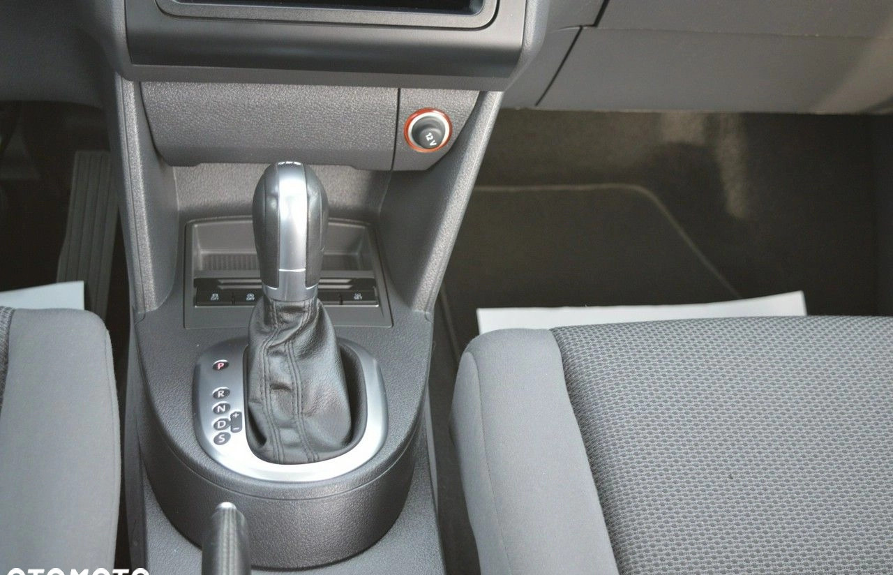 Volkswagen Touran cena 41900 przebieg: 215000, rok produkcji 2015 z Hrubieszów małe 781